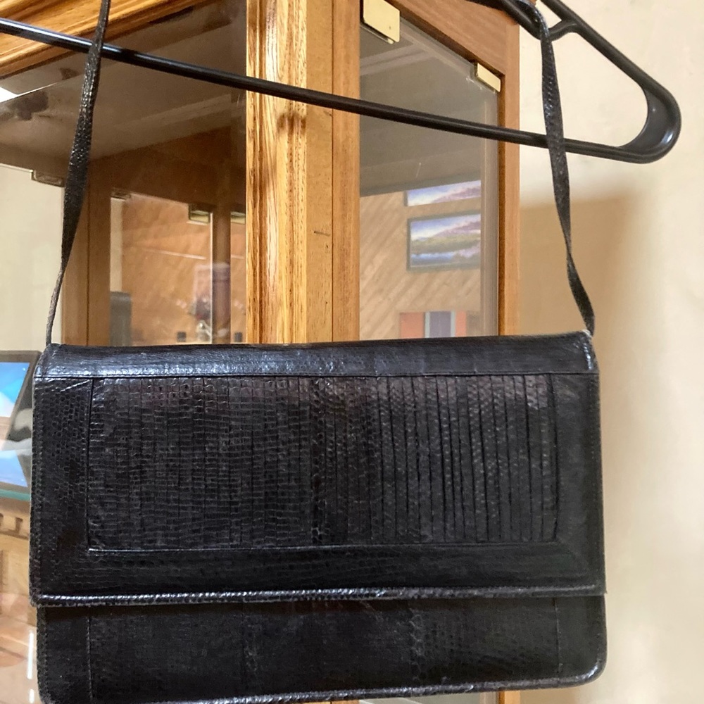 Black lizard skin clutch with adjustable strap.  This is genuine reptile. - Picture 6 of 7